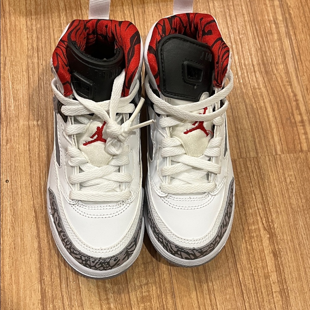 Jordan White/Red/Black Kids Retro Basketball Shoes